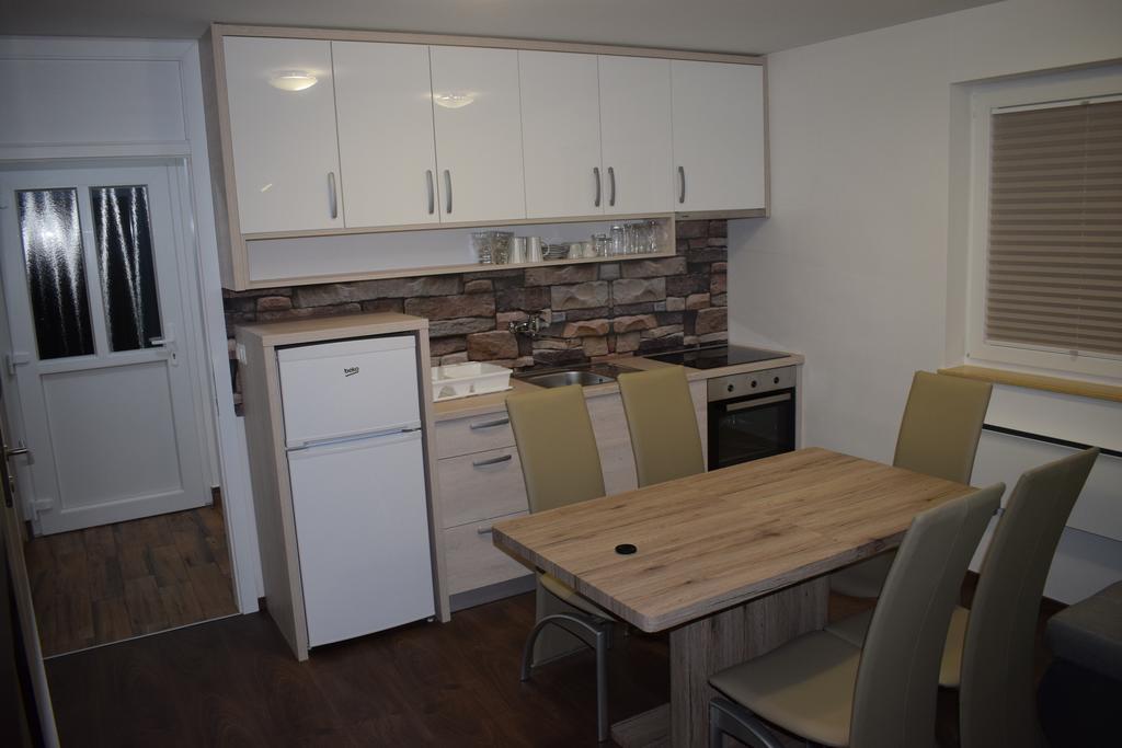 Borovnica Catez Apartment Catez ob Savi Exterior photo